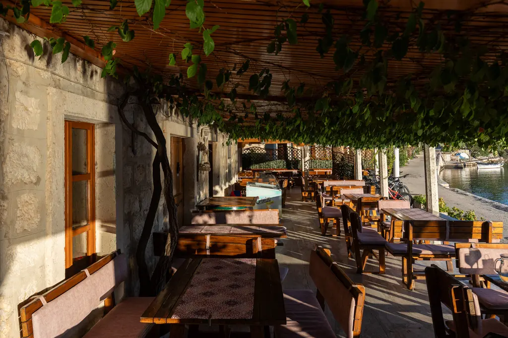 Restoran Mali Raj – autentična dalmatinska kuhinja na Mljetu